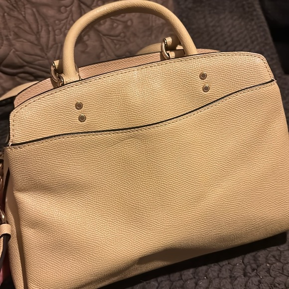 Coach crossbody! 💛 - Picture 6 of 6